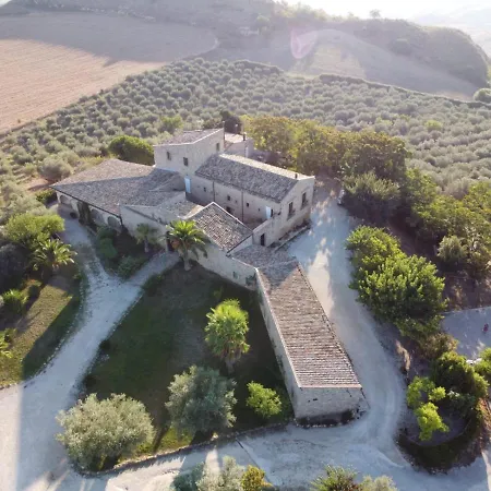 Agriturismo Baglio Pollicarini Farm stay Pergusa