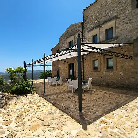 Farm stay Agriturismo Baglio Pollicarini Pergusa