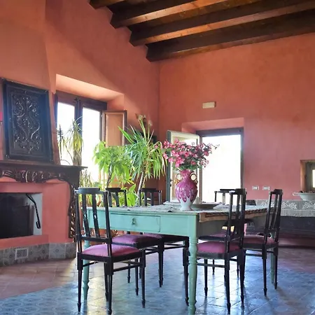 Agriturismo Baglio Pollicarini Farm stay Pergusa