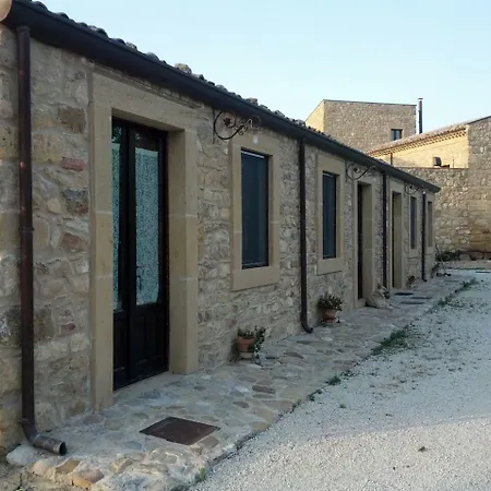 Agriturismo Baglio Pollicarini Farm stay